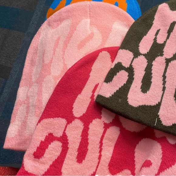 Mea Culpa (My fault) beanie ! Beautiful, never worn - Picture 5 of 5